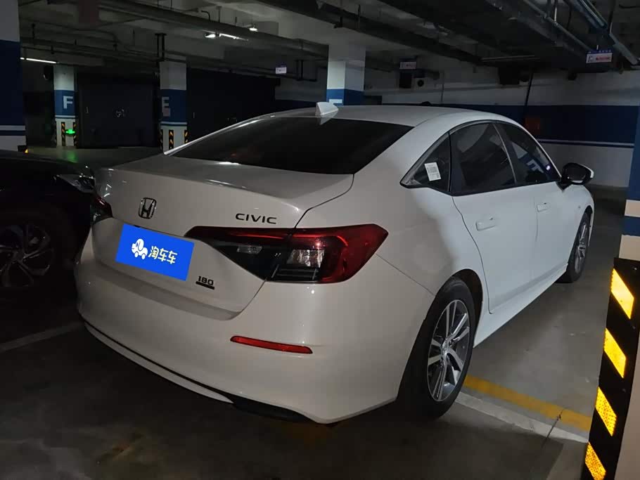 Honda Civic 1.5 л 2022 г. Белый, пробег 35600 км