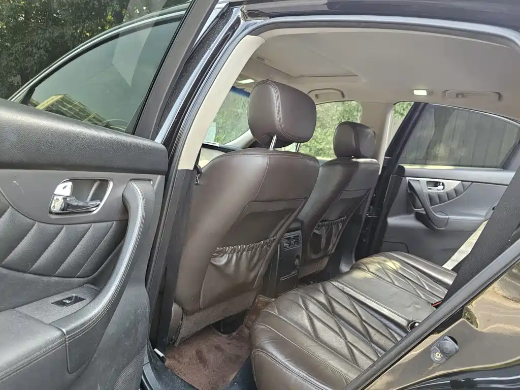 Infiniti FX — миниатюра 10