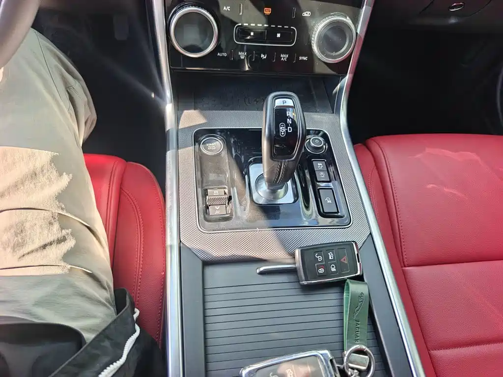 Jaguar XEL — миниатюра 14