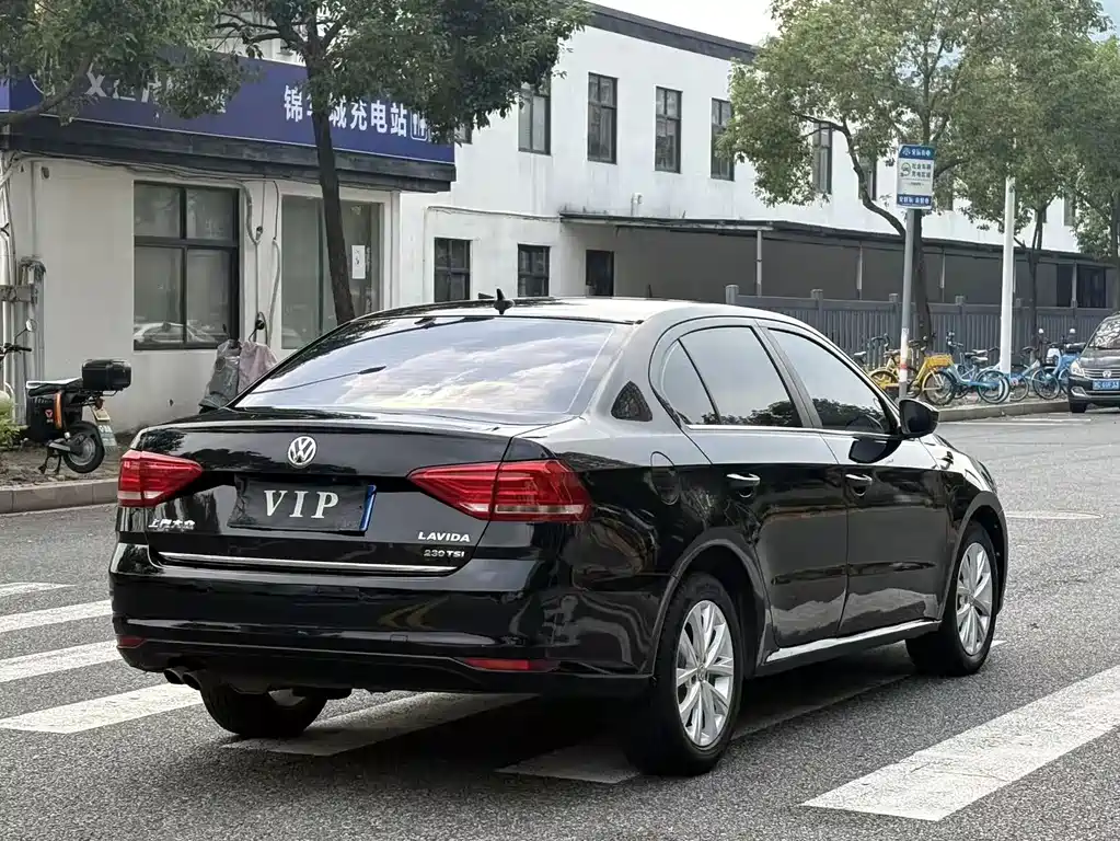 Volkswagen Lavida — миниатюра 4