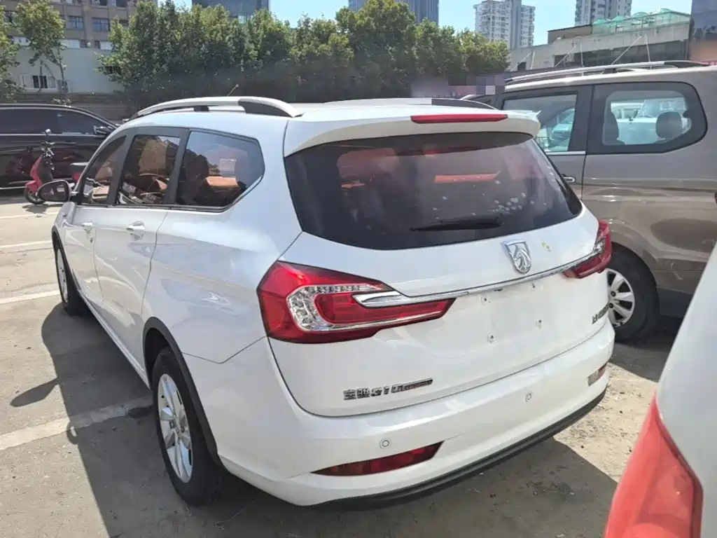 Baojun 310W — миниатюра 6