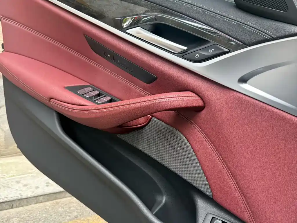 BMW 5 Series — миниатюра 6