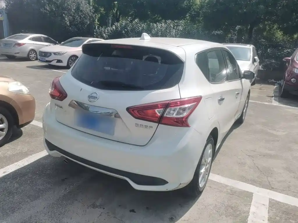 Nissan Tiida — миниатюра 7