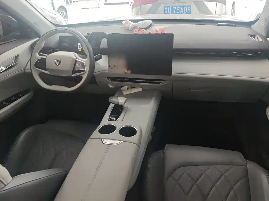 Changan UNI-Z New Energy — миниатюра 12