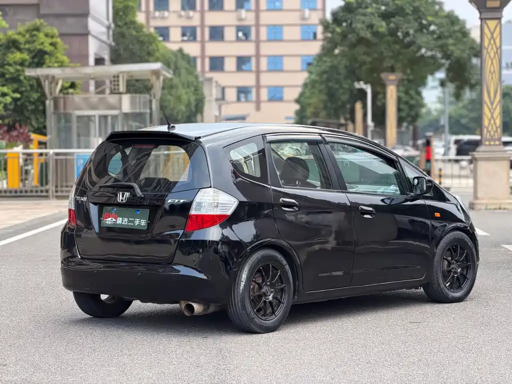 Honda Fit — миниатюра 5