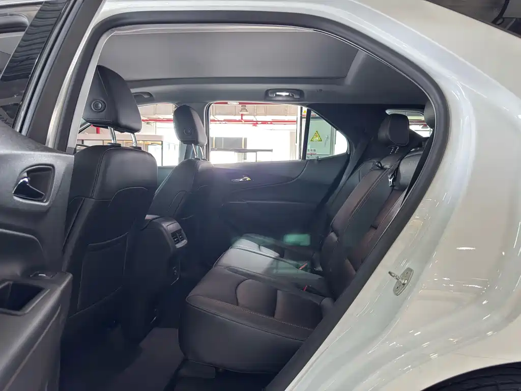 Chevrolet Equinox — миниатюра 8