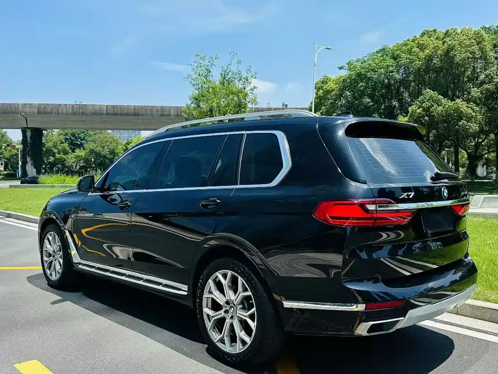 BMW X7 — миниатюра 5