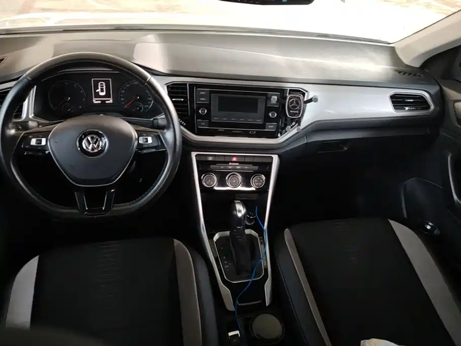 Volkswagen T-Roc — миниатюра 12