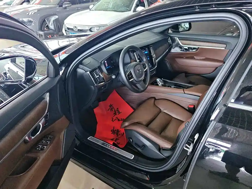 Volvo S90 — миниатюра 9
