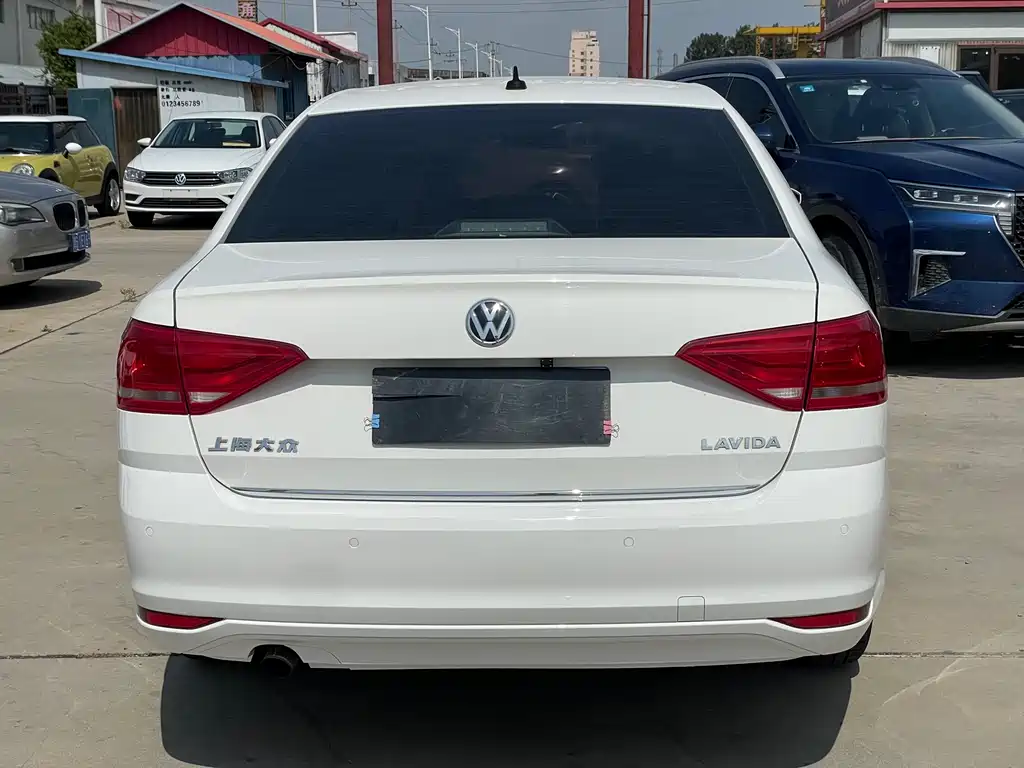 Volkswagen Lavida 2015 1.6L AT Comfort