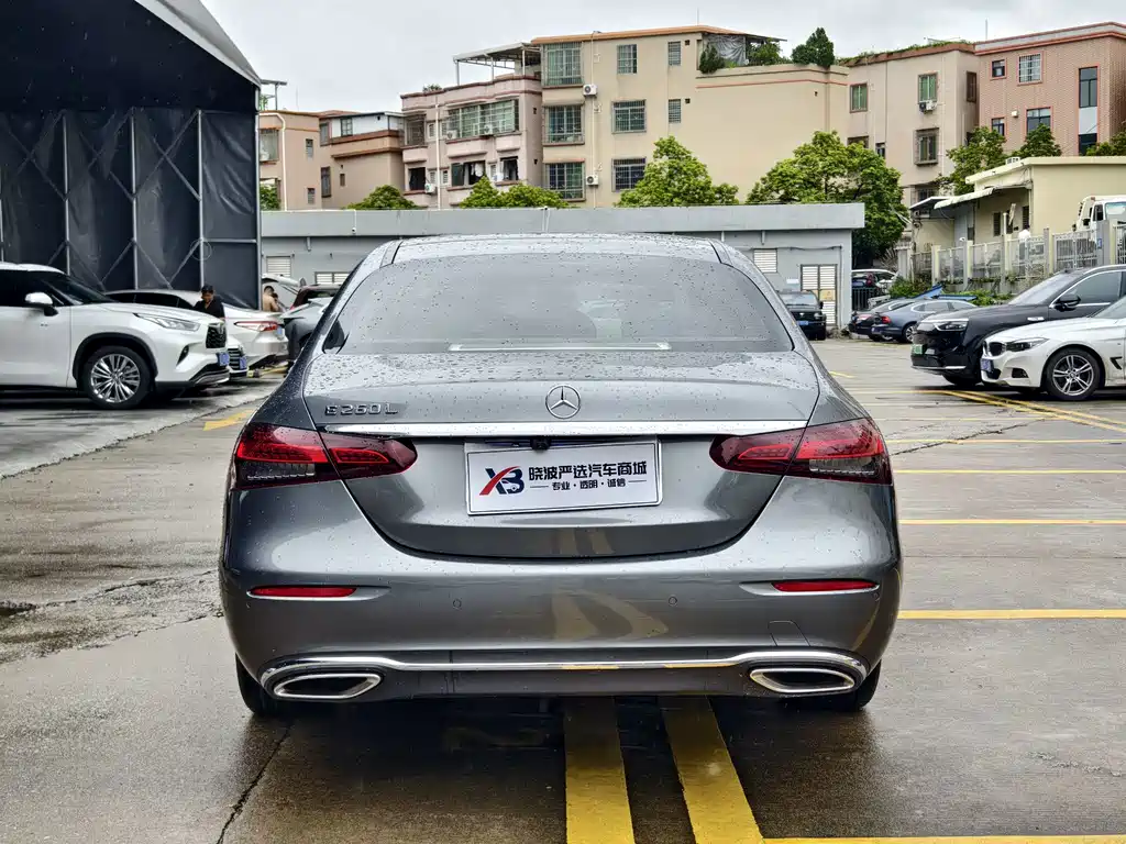Mercedes-Benz E-Class — миниатюра 5