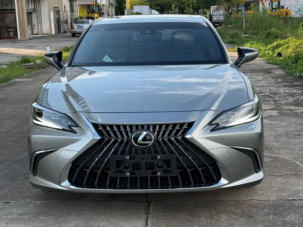 Lexus ES — миниатюра 2