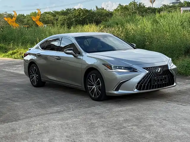 2024 Lexus ES