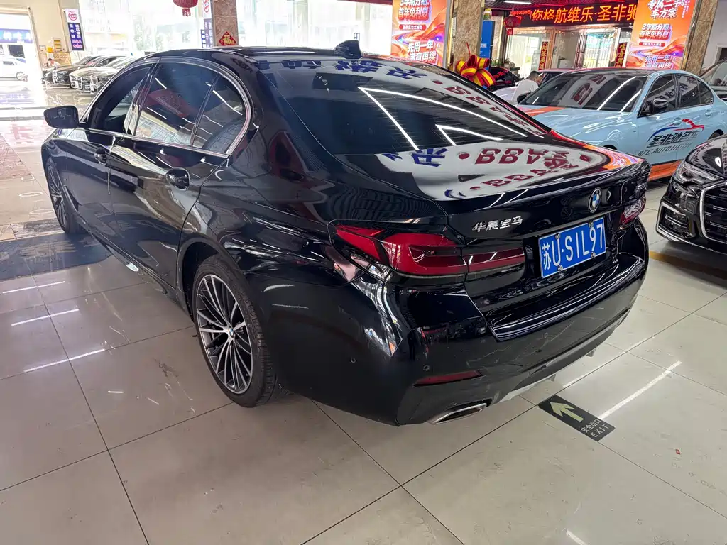 BMW 5 Series — миниатюра 10