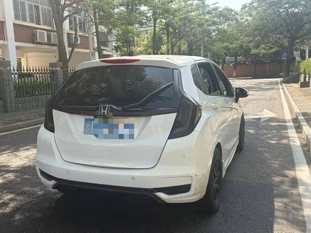 Honda Fit — миниатюра 7