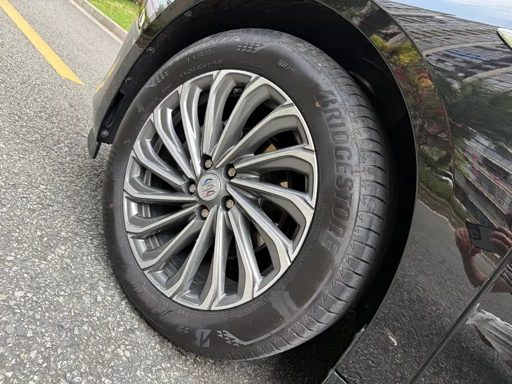 Buick LaCrosse — миниатюра 18
