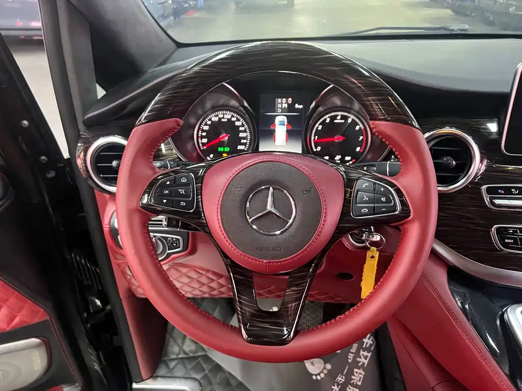 Mercedes-Benz V-Class — миниатюра 14