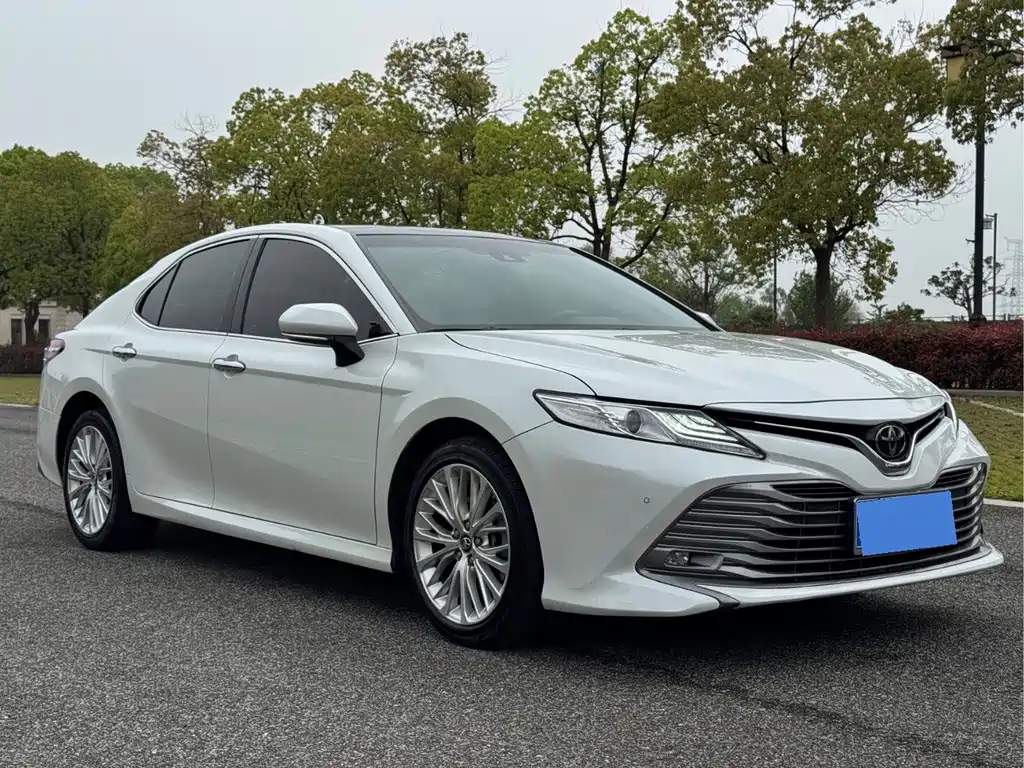 Toyota Camry — миниатюра 2