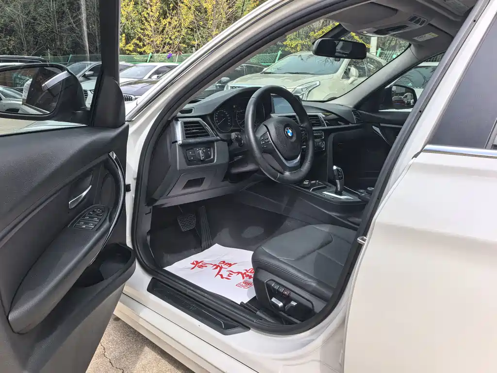 BMW 3 Series — миниатюра 4