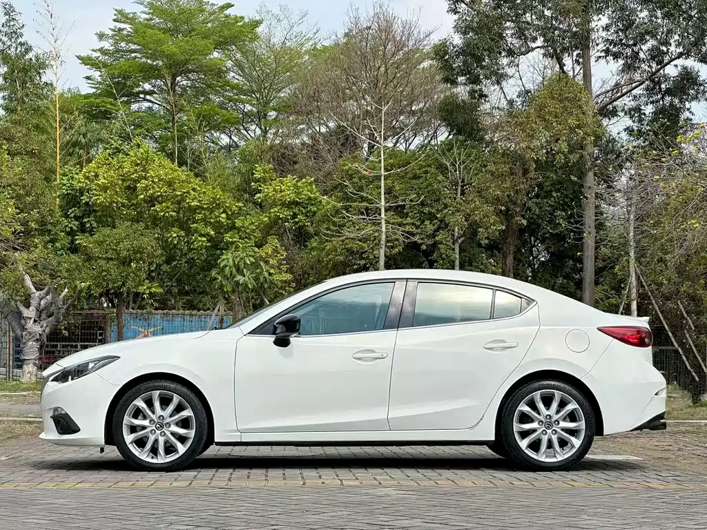 MAZDA 3 ANGKESAILA
