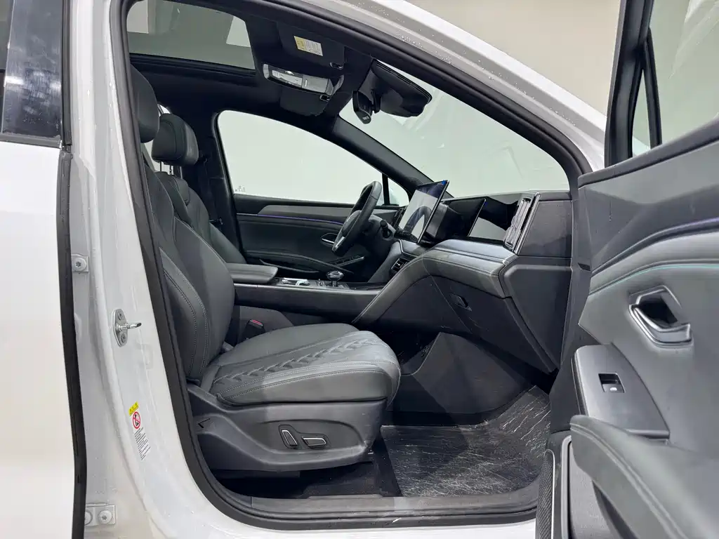 BYD L DM-i — миниатюра 8