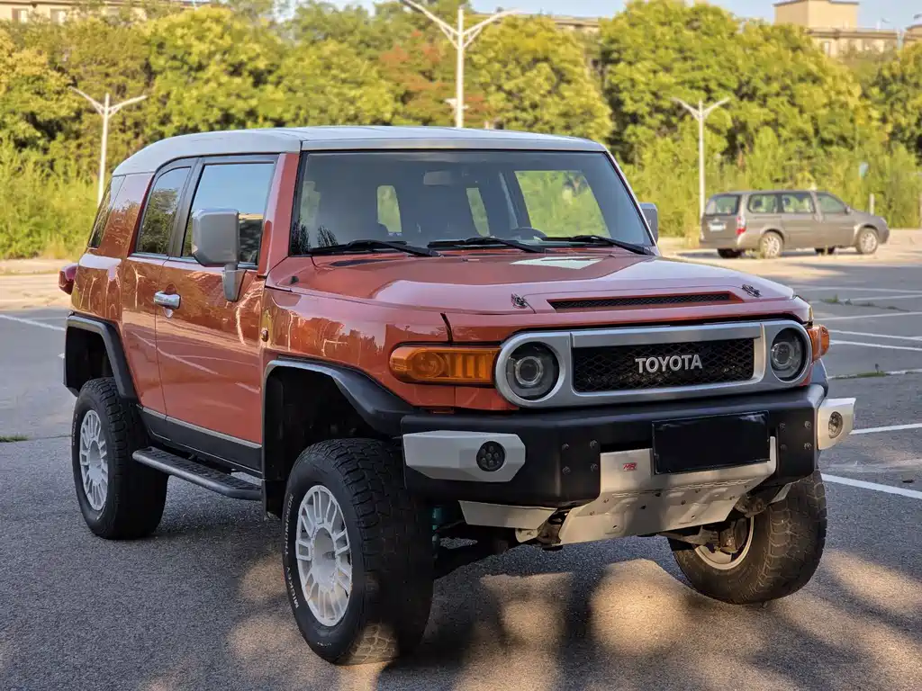 Toyota FJ Cruiser — миниатюра 3