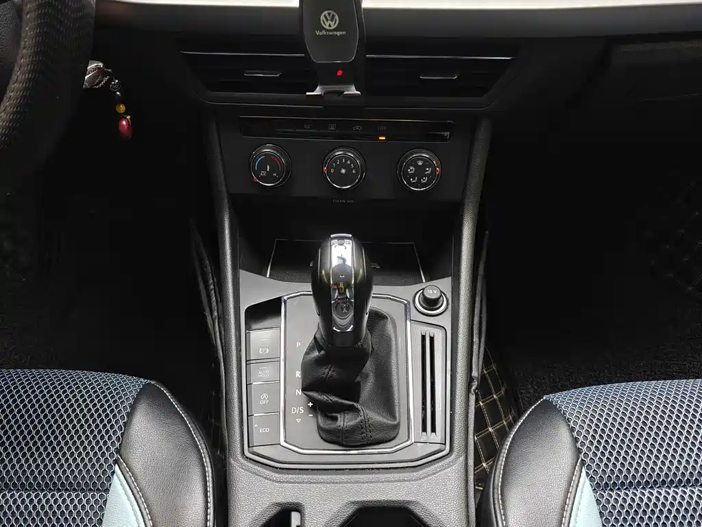 Volkswagen Lavida — миниатюра 7