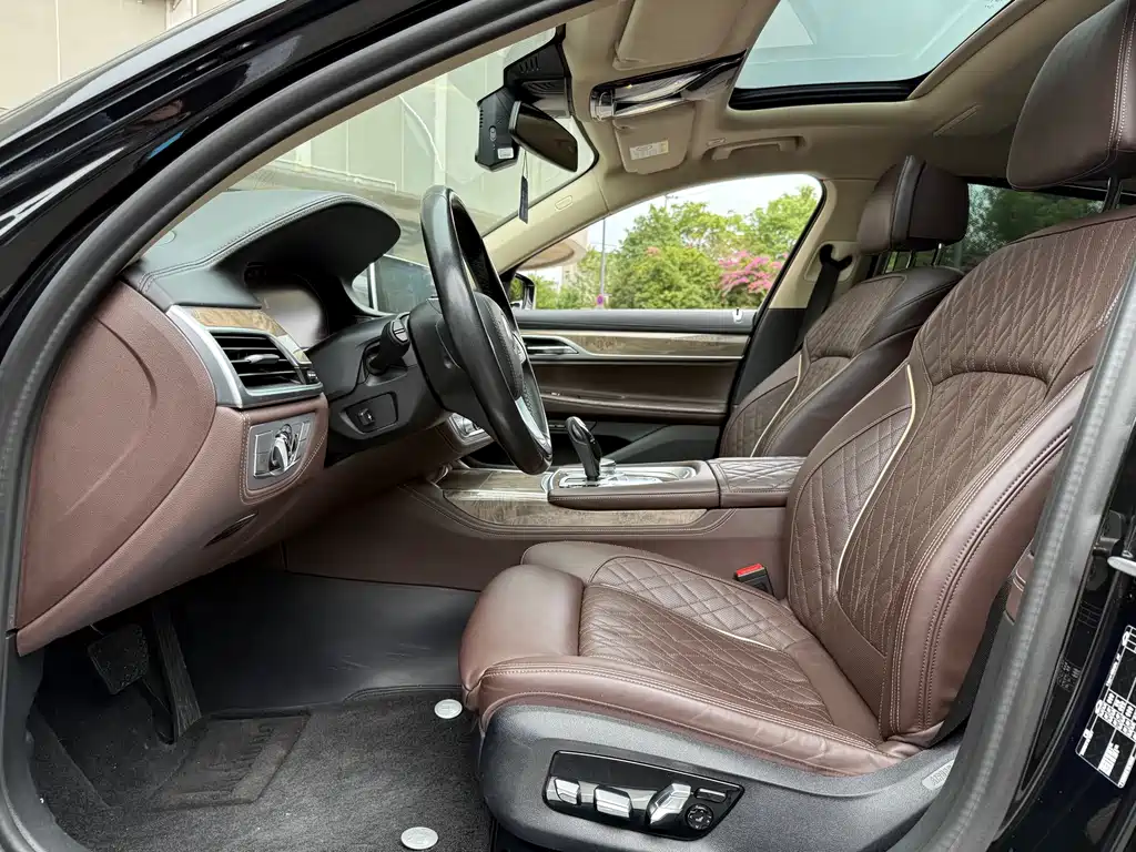 BMW 7 SERIES