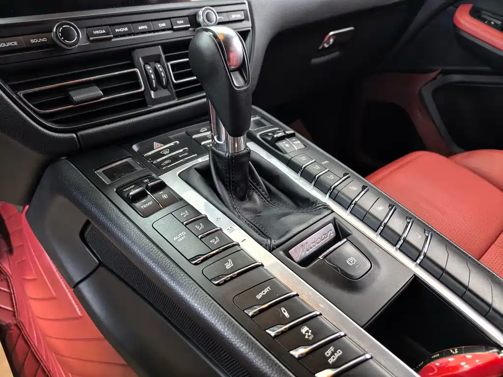 Porsche Macan — миниатюра 10