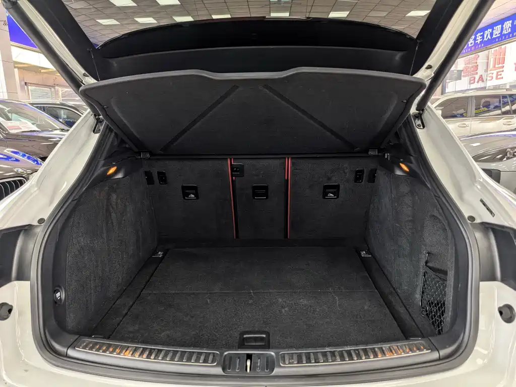 Porsche Macan — миниатюра 15