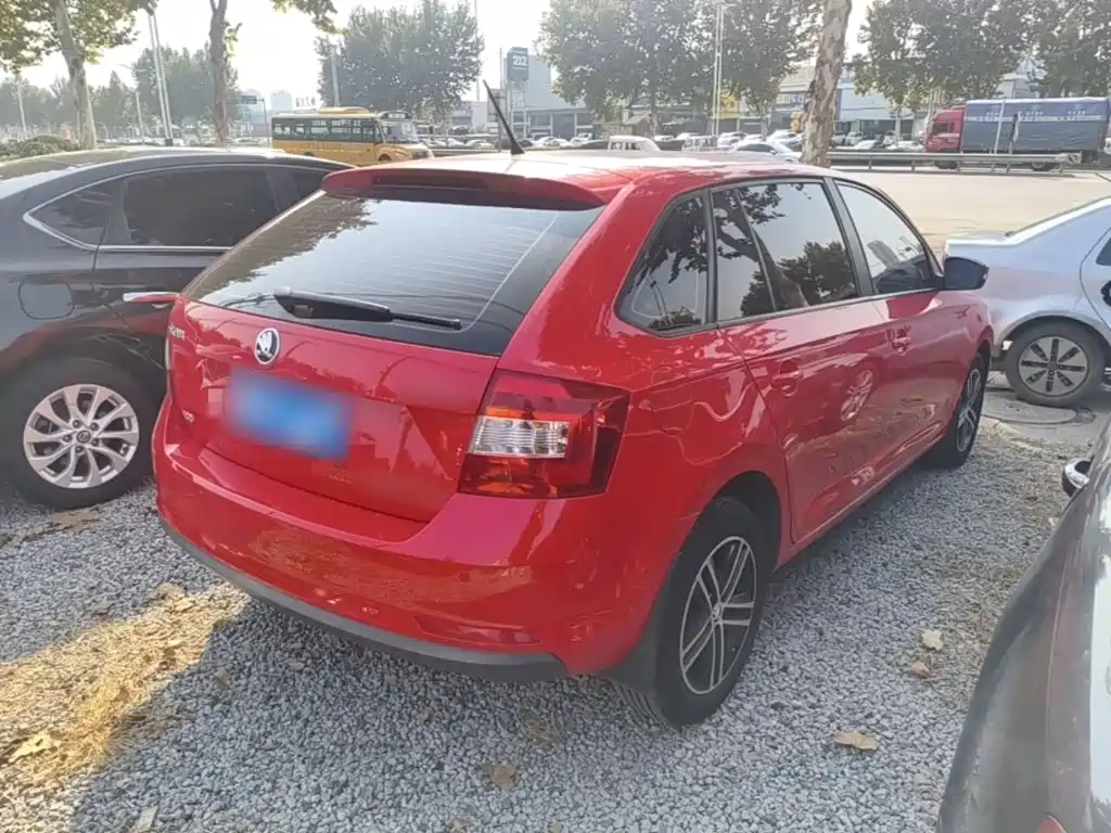 Skoda Rapid Spaceback — миниатюра 7