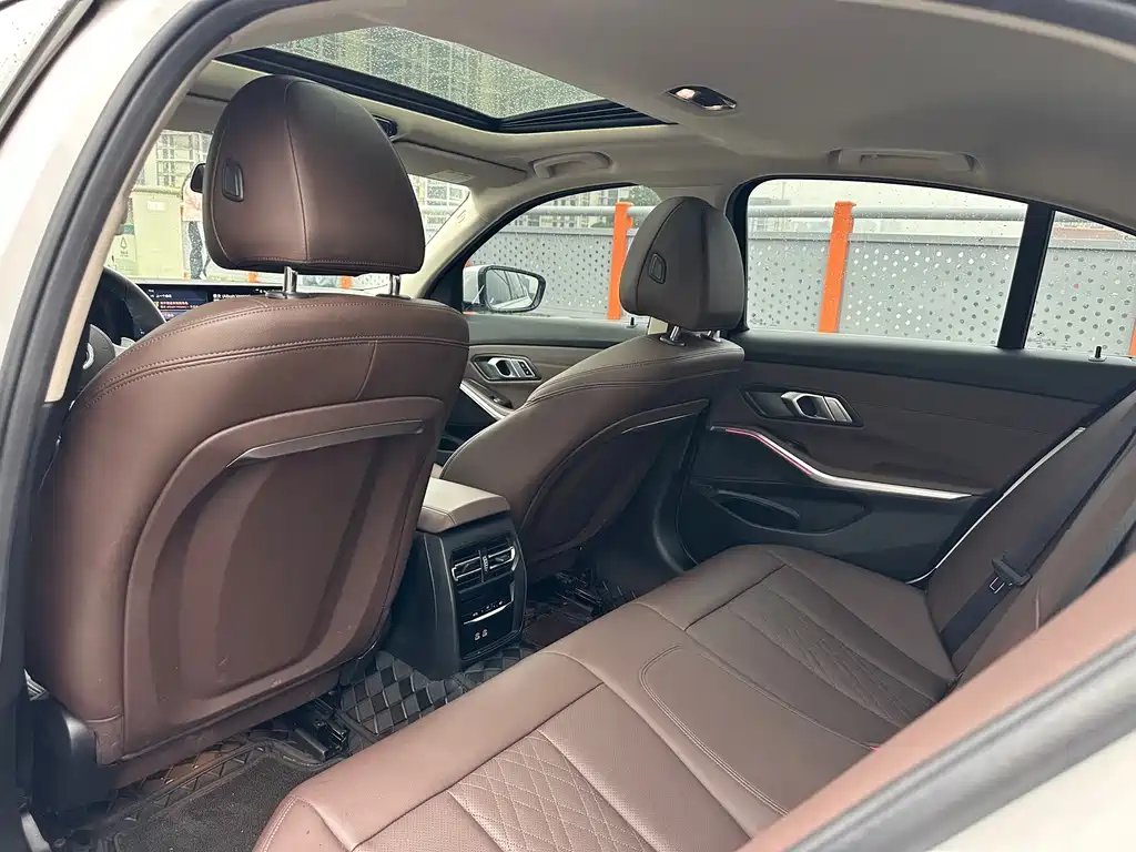 BMW 3 Series — миниатюра 7