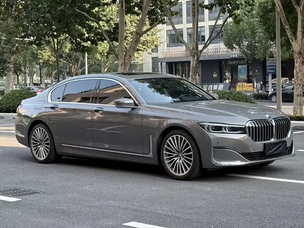 BMW 7 Series — миниатюра 3