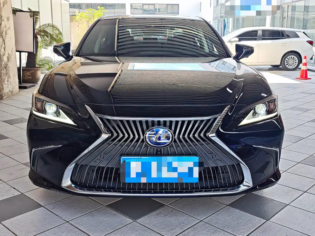 Lexus ES — миниатюра 2