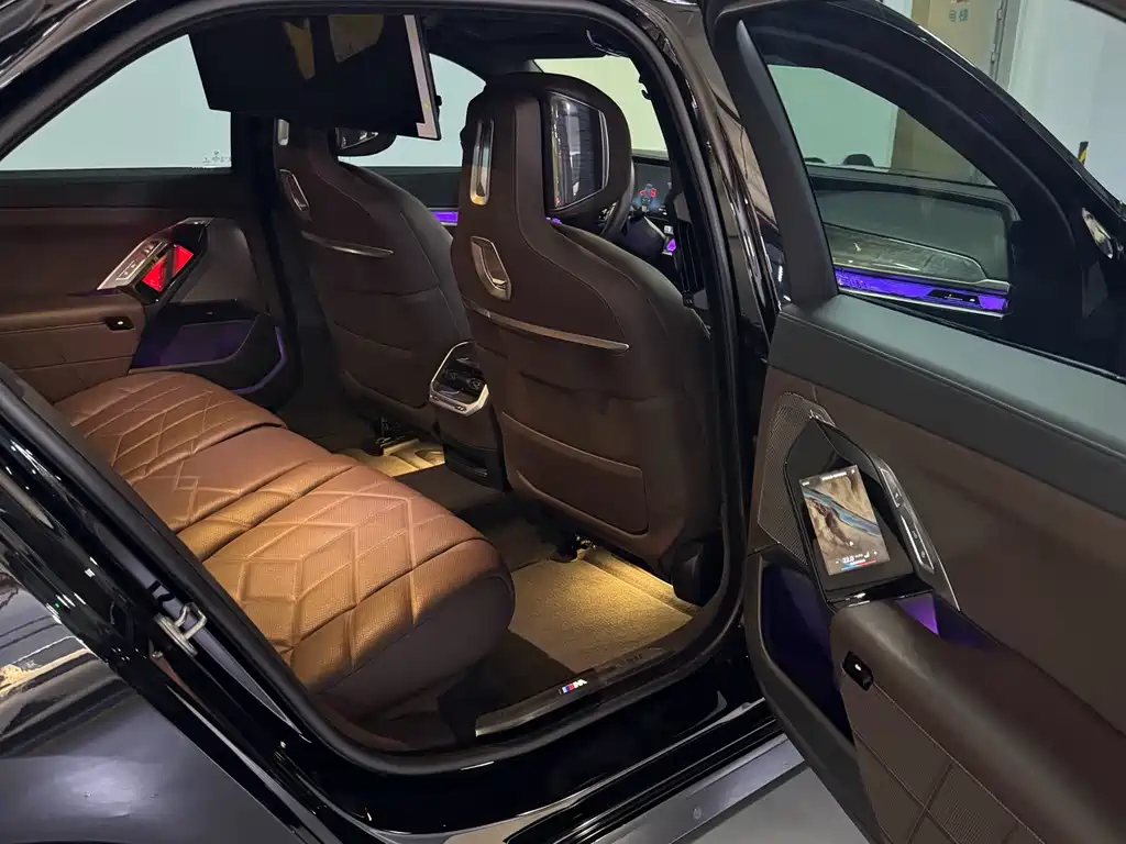 BMW i7 — миниатюра 5