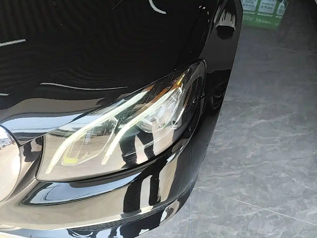 Mercedes-Benz E-Class — миниатюра 24