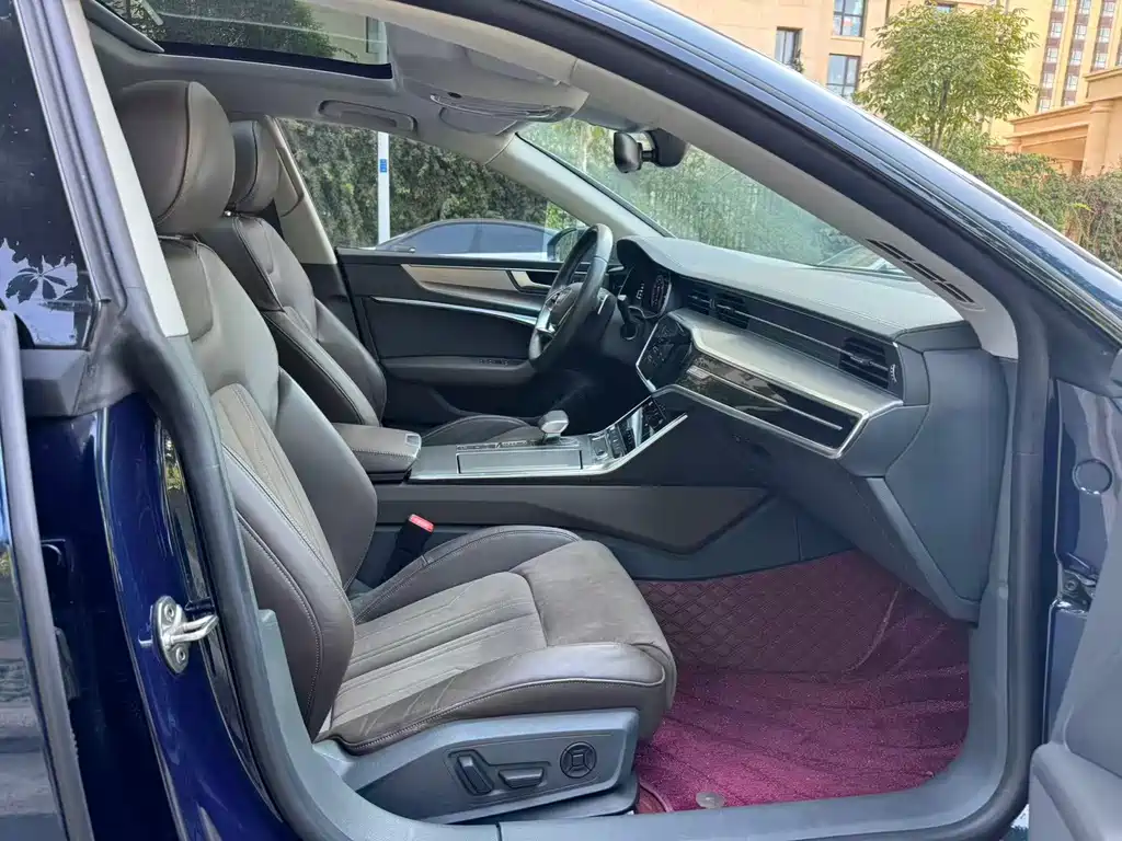 Audi A7L — миниатюра 7