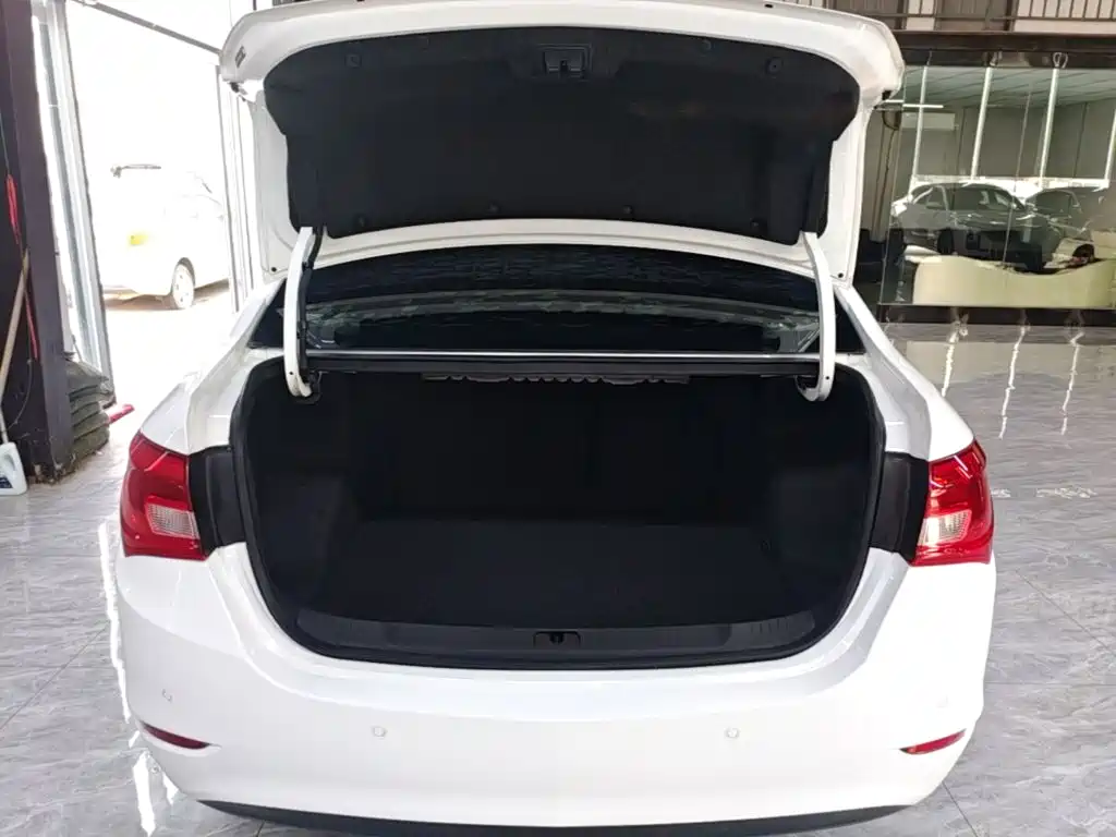 Buick Excelle — миниатюра 19