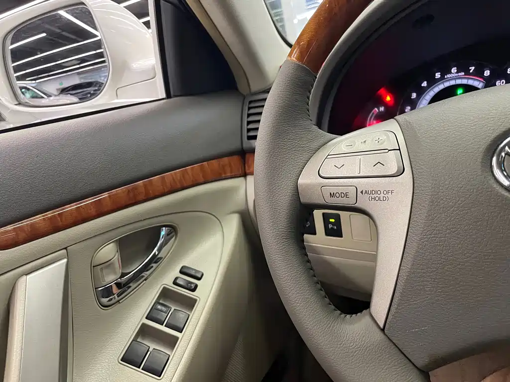 Toyota Camry — миниатюра 15