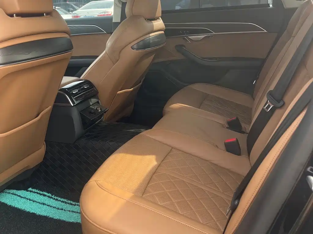 Audi A8 — миниатюра 5