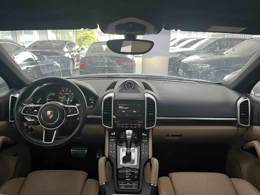 Porsche Cayenne Hybrid — миниатюра 5