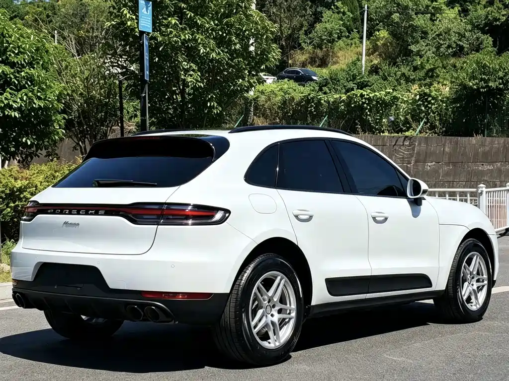 Porsche Macan — миниатюра 10
