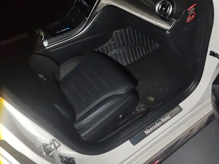 Mercedes-Benz C-Class — миниатюра 8