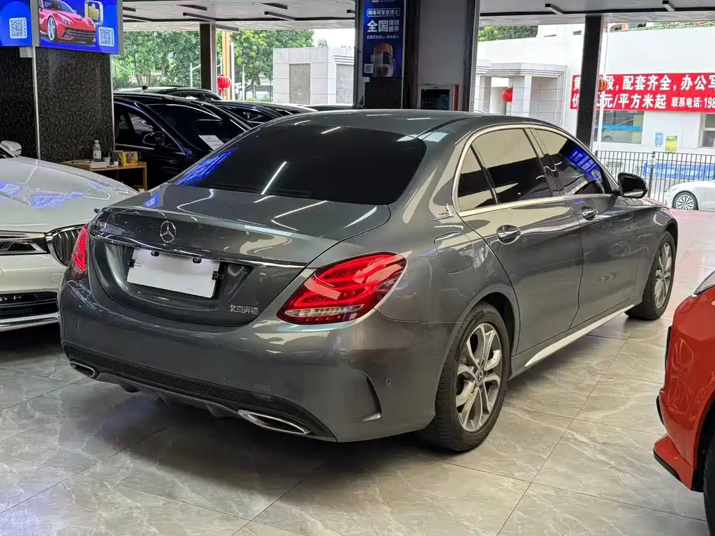 Mercedes-Benz C-Class — миниатюра 11