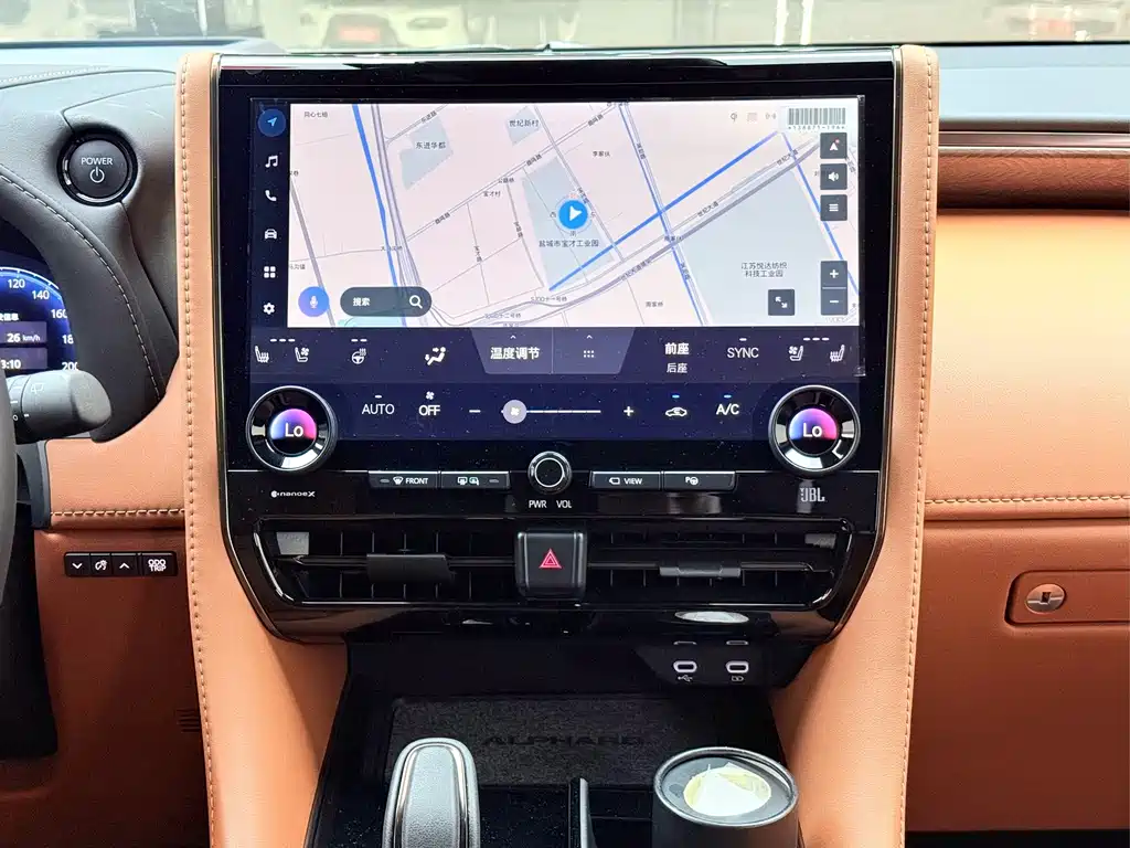 Toyota Alphard — миниатюра 12