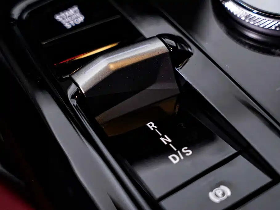 BMW 5 Series — миниатюра 21