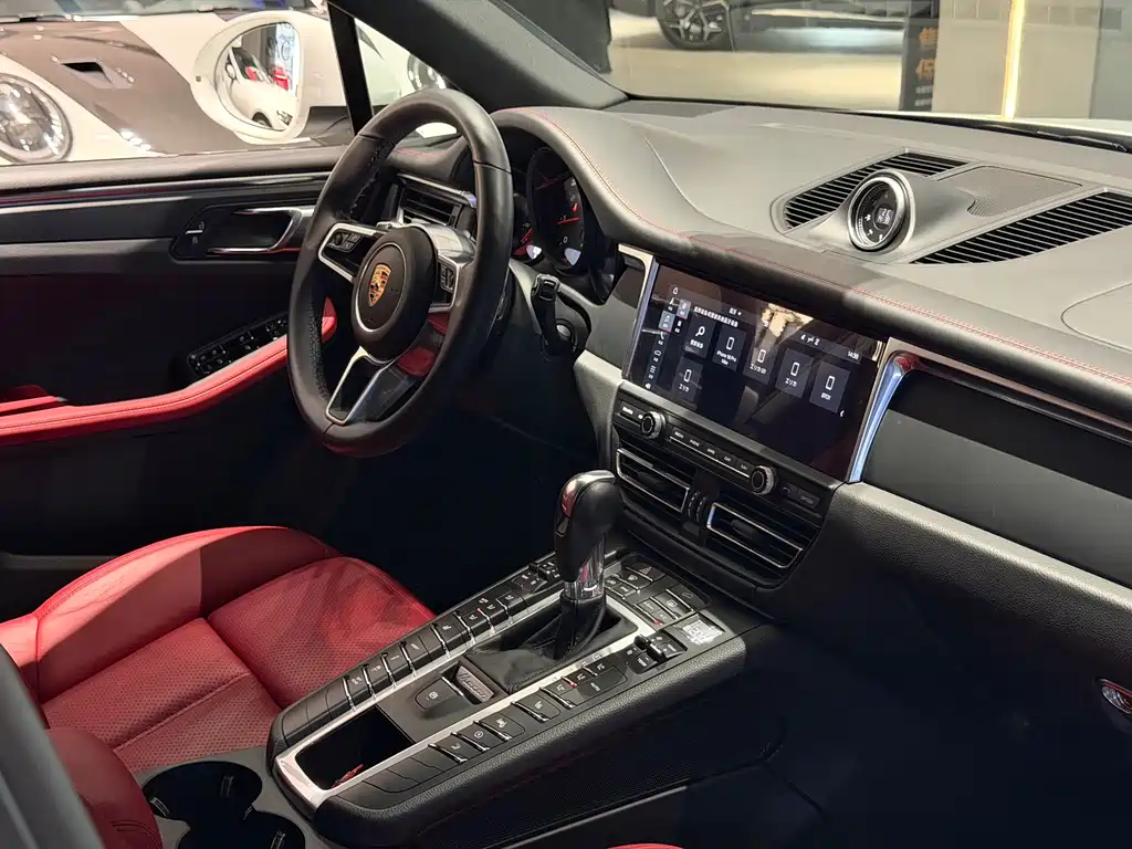 Porsche Macan — миниатюра 13