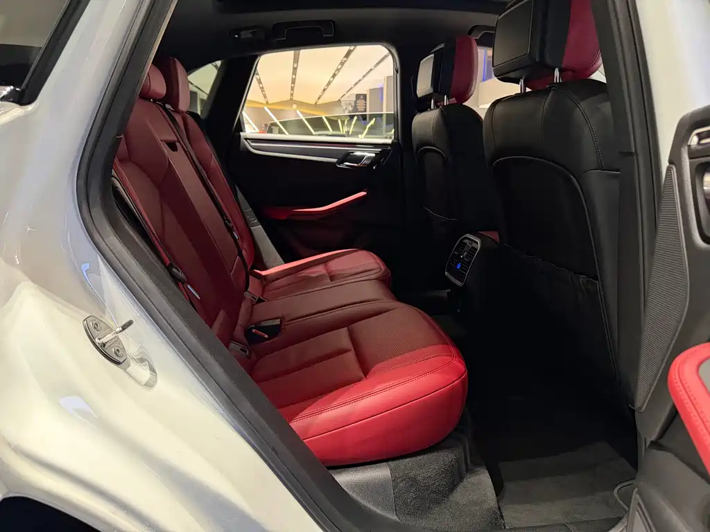 Porsche Macan — миниатюра 15