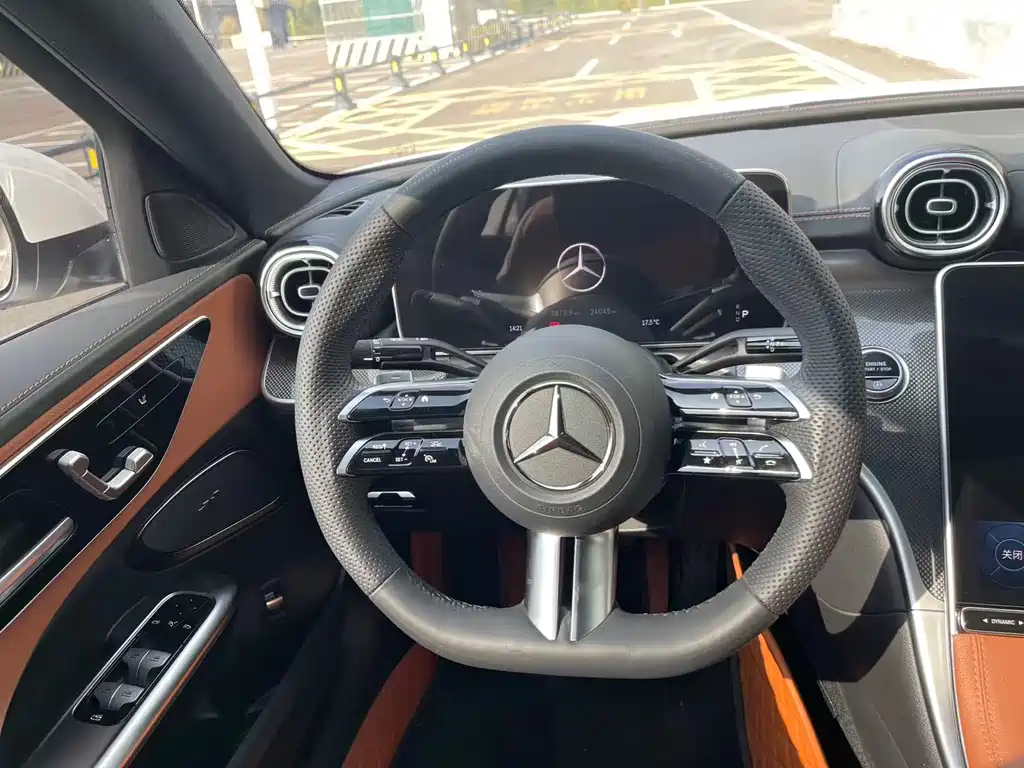 Mercedes-Benz C-Class — миниатюра 6