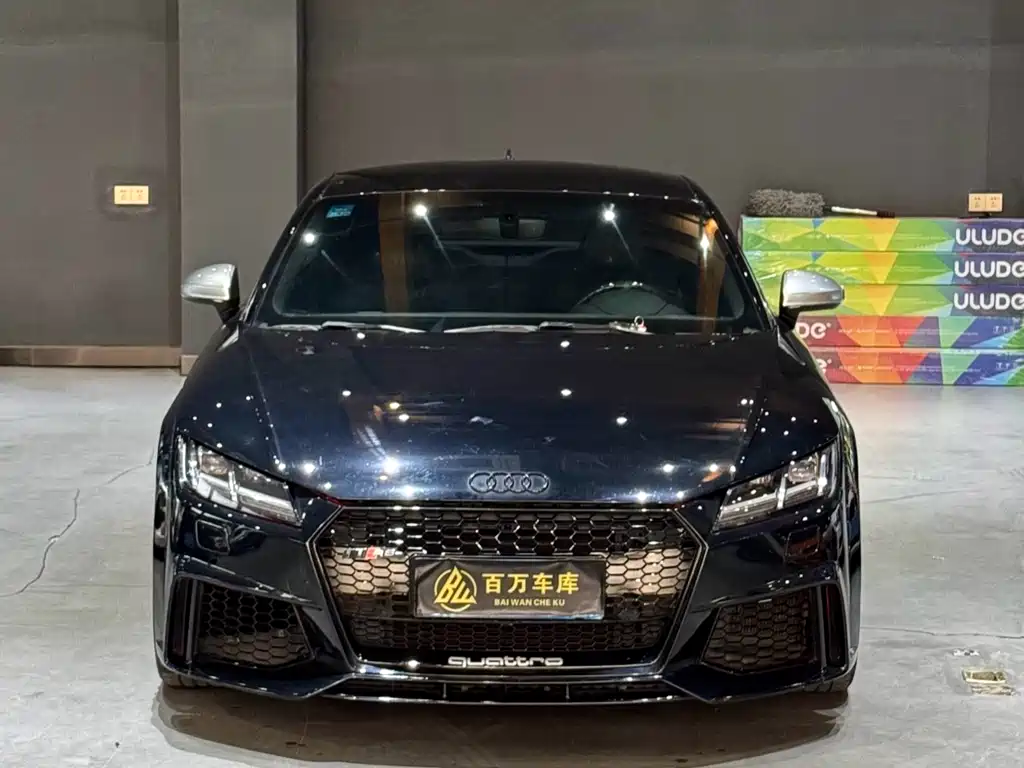 AUDI TT